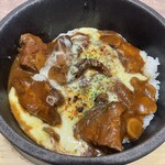 Sendaitanyarikyuuiommoruhiroshimafuchuu - 牛タン焼きチーズカレー