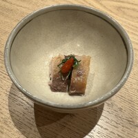 寿司 はせ川 心斎橋本店 - 寒ぶり燻製丘ひじき白和え