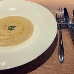 ブラッスリー・ヴィ - 世田谷区岡本　榎本農家６種類の冬野菜のポタージュ