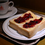 斎藤コーヒー店 - グァテマラSHB＠税込390円＋トースト(ブルーベリー)@税込220円