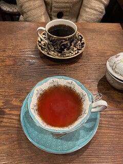 茶亭 羽當 - 相方さんは羽富オリジナルブレンドコーヒー。カップ&ソーサはウェッジウッドのコーヌコピア。ゴージャス！
