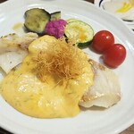 キッチン ブルー グローブ - 反対側から、ショロンソースがたっぷり！