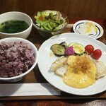 キッチン ブルー グローブ - 真鱈ポワレ　ショロンソース(卵黄とバタ ーとトマト)