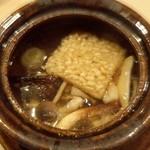 寿司処 黒杉 - クエと松茸の土瓶蒸し おこげ添え