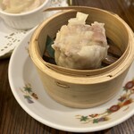 菜香新館 - 熱々シュウマイ(1個しか入って無いけど。。)