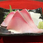 つかふき屋 - ハマチ造り