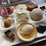 コッコラーレ ブッフェエリア - またまた、温泉卵と目玉焼きの玉子被り（笑）