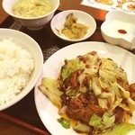 恵園 - 回鍋肉定食750円