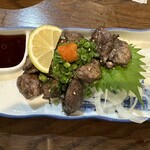 佳肴 わたなべ - 希少部位のソリレス炭火たたき風　薬味を付けて頂く。見た目より肉質も良くジューシーなソリレス