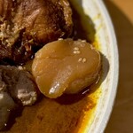 吉田カレー  - 帆立貝柱胡麻醤油漬け