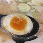 Tera Ccho - 味噌ラーメン980円太麺、麺柔らかめ、味普通、アブラダブルの味玉子(2023.11.25)