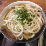 あづま - かけうどん。麺は太さの揃った若干細い麺の程よいコシで、あー並んでよかった！