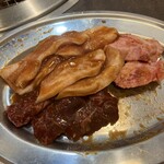 焼肉ホルモンまるよし精肉店 - 