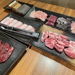 もつ鍋 焼き肉 岩見 - 