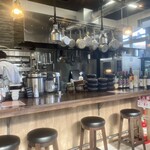 人と木 - 店内観①