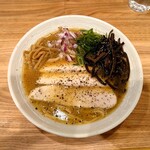 Nippombashi Saka Ichi - 鶏白湯・醤油