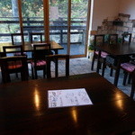 カフェ リバーサニー - 釘一つ使っていない家具