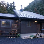 カフェ リバーサニー - クアリゾートに行く途中にあります