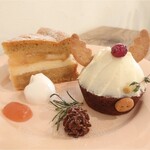 喫茶 tameiki - りんごのヴィクトリアケーキ 680円✨トナカイを模したキャロットケーキ クリスマスver. 680円✨松ぼっくりに見立てたチョコクリームがキュート！赤いお鼻はドライクランベリーかな✨