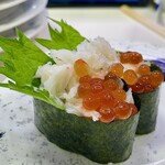 回転寿司 みさき - 「本ずわい蟹いくら軍艦」＠390