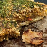 カポルカ - カリカリに焼かれた豚肉と、魚粉の香ばしさがあたかも「イカ天」のような味わいでおいしいーーーーぃ