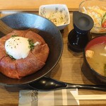 Rokon - 『和牛炙り丼(ごはん大盛り)』(税込み2,580円+大盛り分100円)