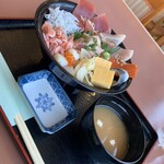 駿河路 - 海鮮丼1750円