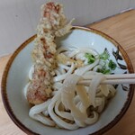 西端手打 上戸 - 麺のリフトアップ