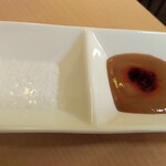 神戸餃子 樂 - 味噌ダレ、お塩