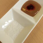 Koube Gyouza Raku - 味噌ダレ、お塩