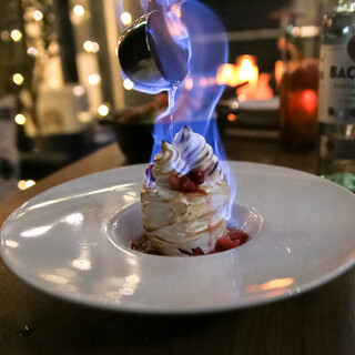 불타는 케이크 베이크 문 알래스카