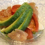 Monstera - フレッシュトマトと生ハムのサラダ仕立て　～グレープフルーツのヴィネグレットソース～