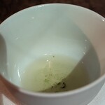 万 - 一煎目の最初の雫。甘み、円やかさが口に広がりました。