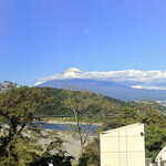 タリーズコーヒー - カウンター席から観える富士山