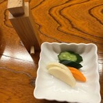 Surugaya - 七味とお漬物