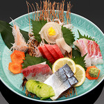 Large plate of five kinds of sashimi