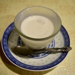 家庭中華料理 しんちゃん - ココナッツミルクのナタデココ