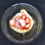 Hanai Farm - イチゴのロールケーキ