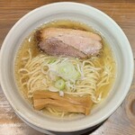 人類みな麺類 - ラーメン マクロ 焼豚1枚のせ 1000円
            2023年12月12日