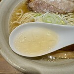人類みな麺類 - 「ラーメン マクロ」のスープ
            2023年12月12日