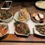 乍旨司 - さらに定番のアテ6種盛り。毎回内容は違いますが、醤油豆は絶対欲しい。