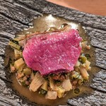 Seminare 輕井澤 - 捕獲時間は何時何分、枝肉での冷蔵期間も何日と何時間、着弾箇所や胃の内容物、捕獲前の動向に着弾の瞬間など、貝塚商店さんのお肉の履歴書はすごいんです。