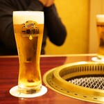 nikunotakumishoutaian - まずはビールで乾杯！