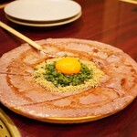 肉の匠 将泰庵 - ●A5ランク 王者の炙りユッケ　1,800円