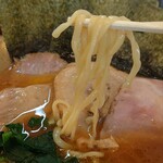 裏武蔵家 - 少し柔めな平打ち麺