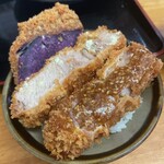 とんかつ 栄ちゃん - かとう丼アフター。塩とソースで濃いめ仕様。