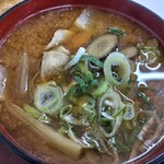 四日市ヒモノ食堂 - 豚汁 ごぼうが見える