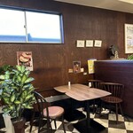 なごのや - レトロな店内　落ち着きます