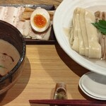 炭焼き･煮込み 喜多よし - 三そばとチャーシュー。味はちゃんと美味しい