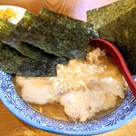 中華そば 吾衛門 - チャーシュー麺  海苔多め